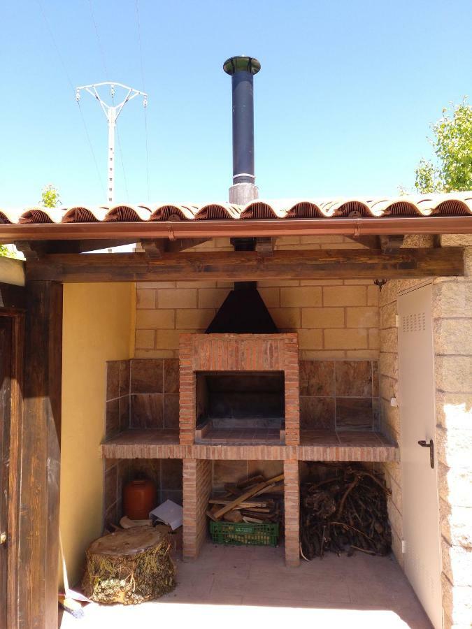Villa La Casita Del Abuelo Villalmanzo Exterior foto